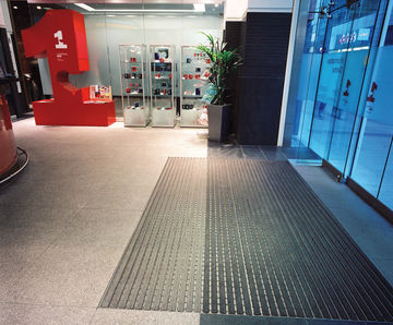 CS Gridline™ Plus - entrance matting for high-traffic commercial areas