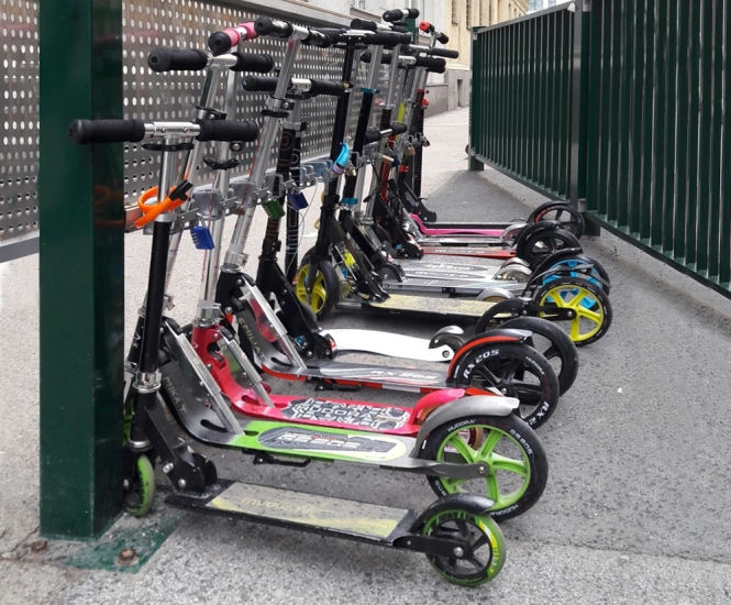 Rollerstop eS Series - lockable racks for electric and kick scooters