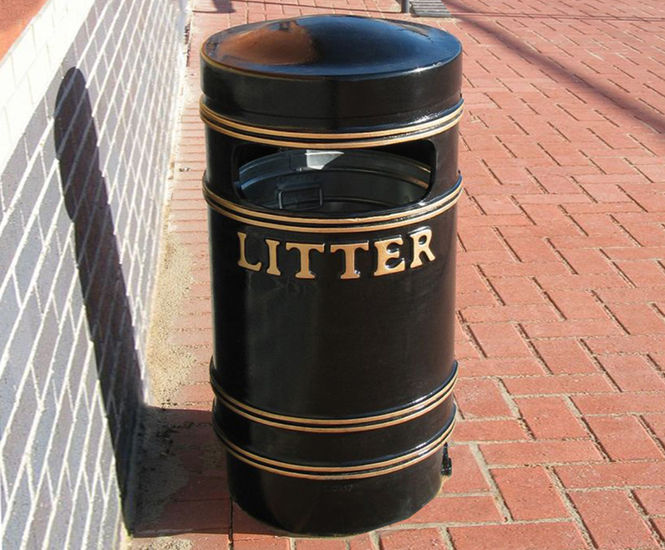Round Medium – traditional cast iron litter bin (90-litre)