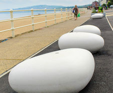 Stone Bench - multi-purpose free-shape concrete seat