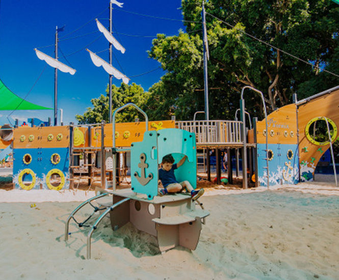 Aquatica - Little Boat - J2615