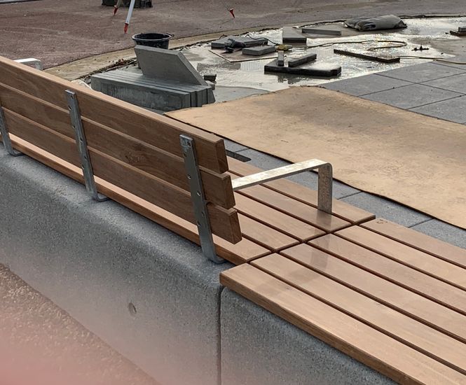 SOCA Lengthways Slat Seat