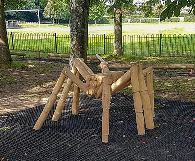 Thekla climbing spider - natural robinia wood playground climbing figure