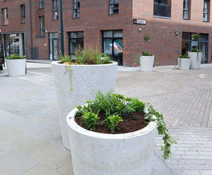 Large Plant Pot - concrete outdoor planter for large indoor / garden plants