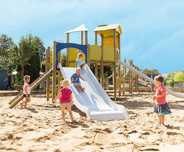 Max Play Unit, Solo - outdoor wood playground for public spaces