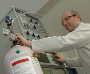 Gases for laboratories: analytical and calibration gases