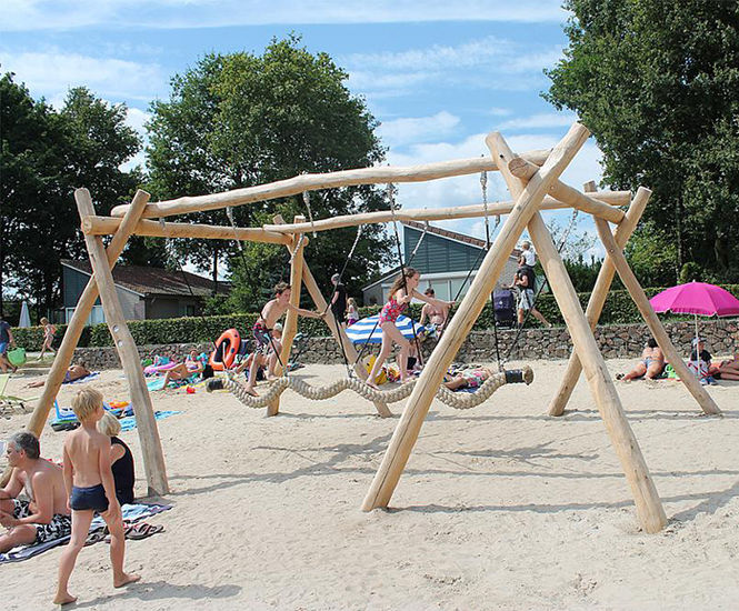 Hydra Snake Swing - robinia wood four-seat playground swing