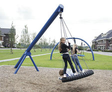 Tarzan cantilever swing with seat