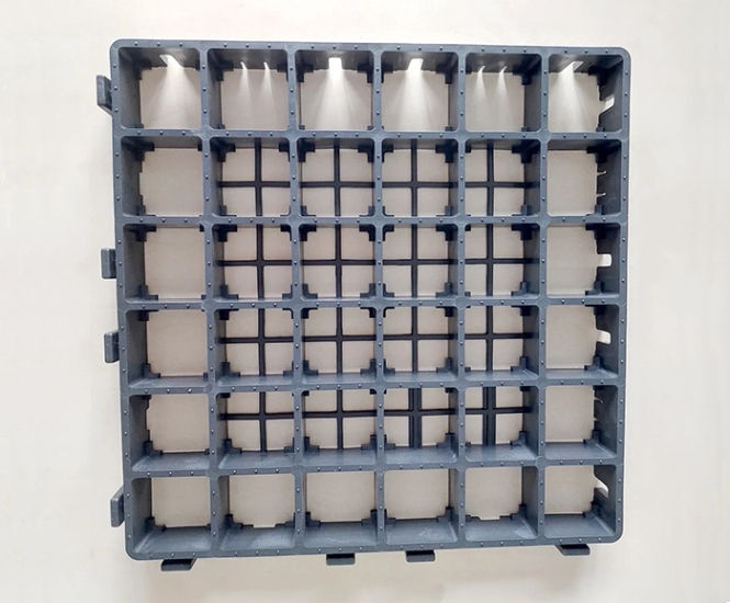 HL 40 – Black - recycled plastic heavy-duty ground reinforcement paver