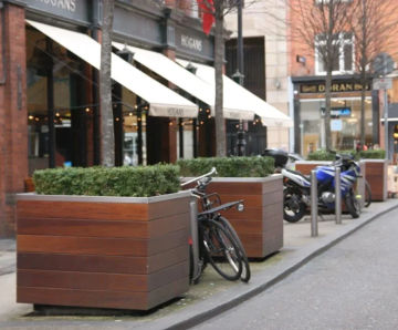S39 Planter - hardwood and steel outdoor planter with seating rim