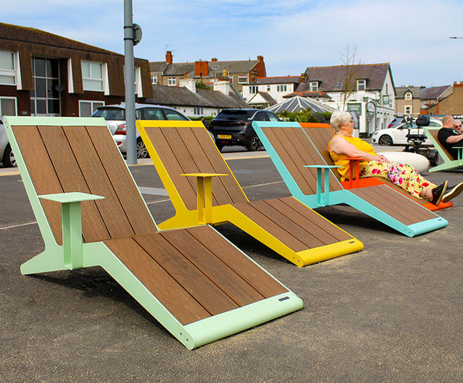 Live - contemporary outdoor WPC and steel chaise lounge for public spaces