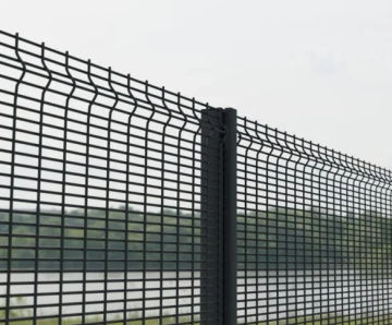 Securus Rail - steel mesh fencing for perimeter protection