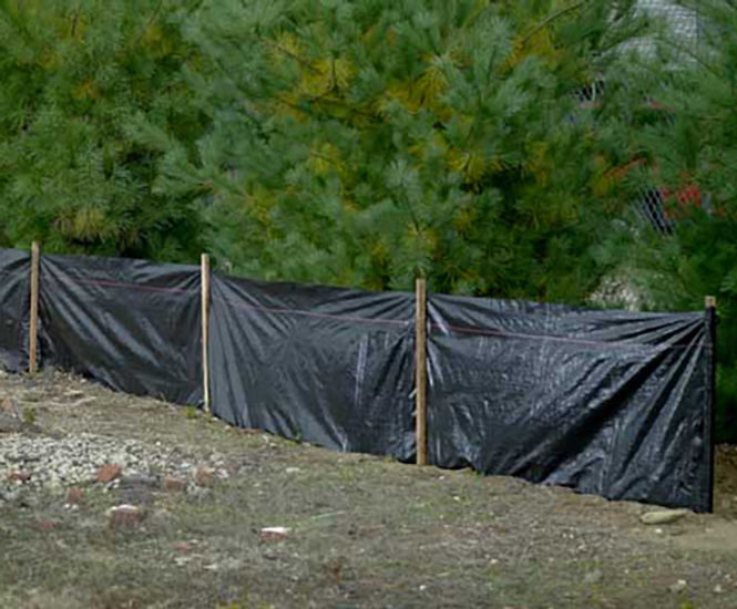 Silt Stop 100 LP - sediment control fence with hardwood stakes for sites