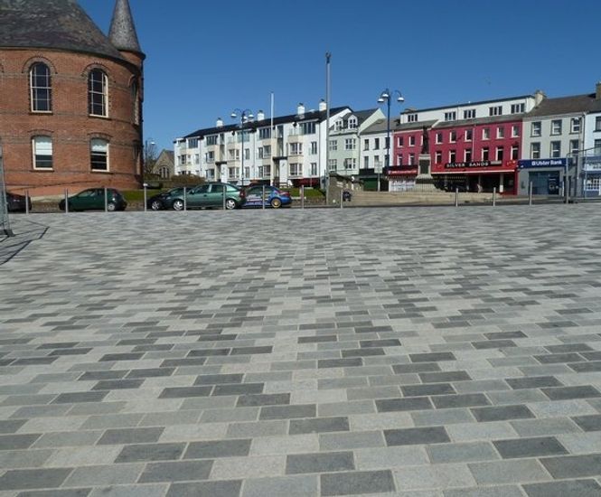 Natural stone materials - durable stone for paving, flooring & worktops