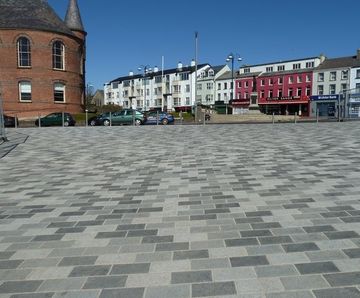 Natural stone materials - durable stone for paving, flooring & worktops