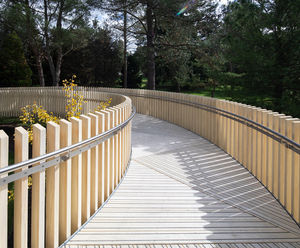 Accoya® non-slip decking