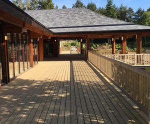 Non-Slip Decking For Center Parcs