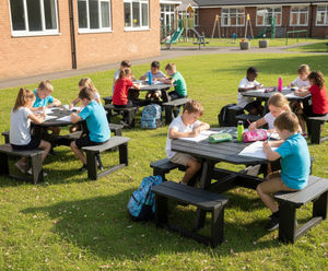 Rishworth - octagonal recycled plastic 8-seater picnic table