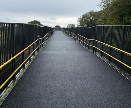 Trailflex permeable paving for refurbishment of Kings Mill Reservoir bridge