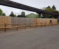 Crash-rated timber safety barrier – Alton Towers