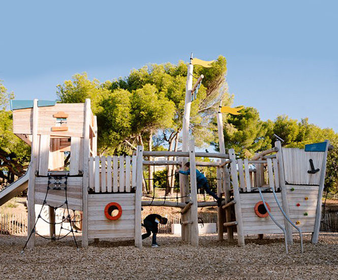 Galleon - wooden robinia playground boat for children aged 3 and up