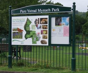 Cavalier combination display notice board and graphic panel