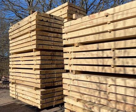 Oak Sawn Finish Sleeper - oak timber for garden beds and retaining walls