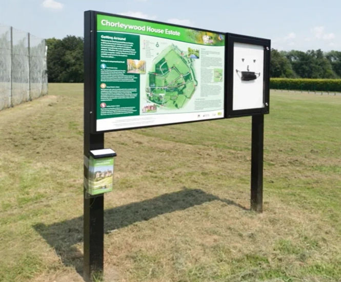 Fusilier™ - combination display outdoor noticeboard with graphic panel