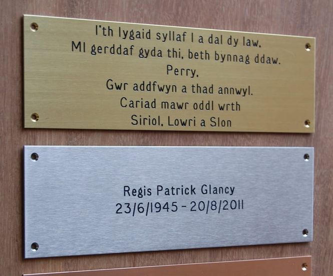Engraved Plaques - custom metal nameplates for benches and memorials