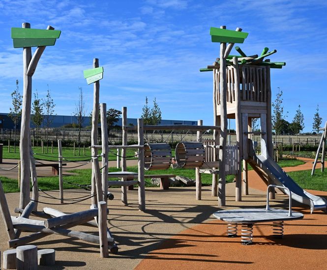 Nature-inspired play area harmonises with natural landscape - Hugglescote