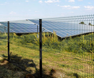 SolarGard Orbit - V-mesh solar farm boundary fencing