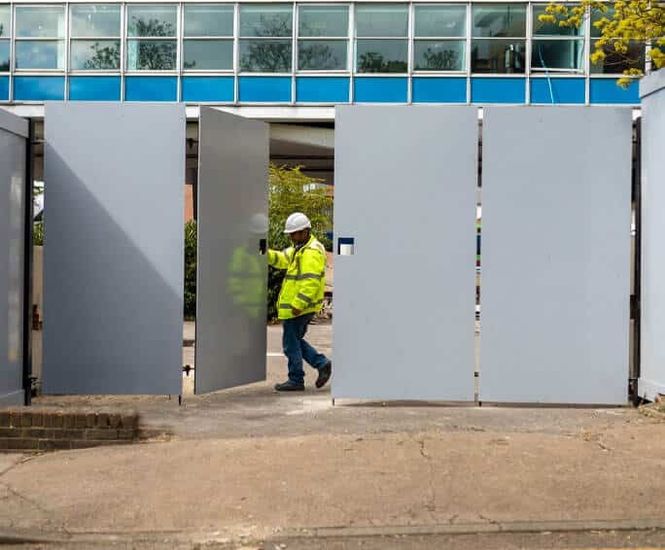 SiteGard - bi-folding double leaf temporary mesh gate