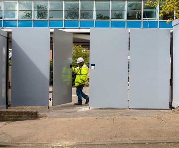 SiteGard - bi-folding double leaf temporary mesh gate