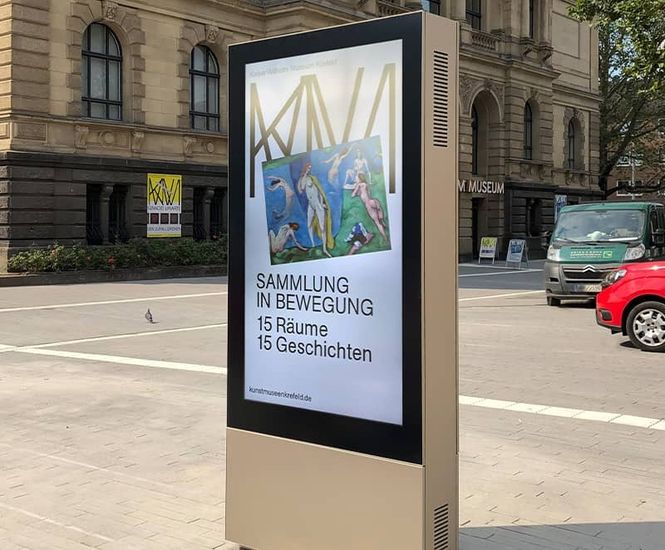 Portrait Totem - freestanding aluminium outdoor digital monolith signage