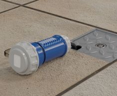 Flybox - retractable power supply unit for large indoor spaces