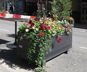Rotterdam Planter - recycled plastic outdoor box planter