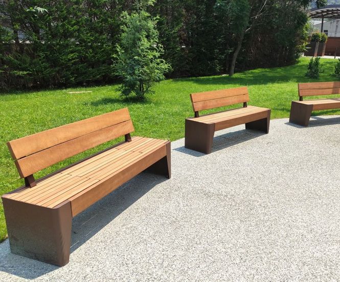 Fola - outdoor steel and wood seat