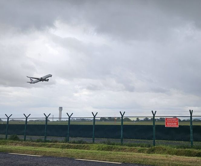 Secure screen fencing for Dublin Airport