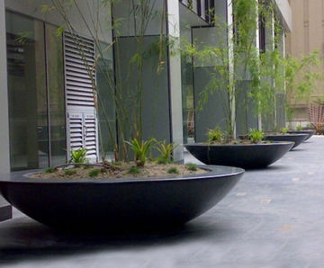 Ceder Planter - lightweight fibreglass outdoor garden plant pot