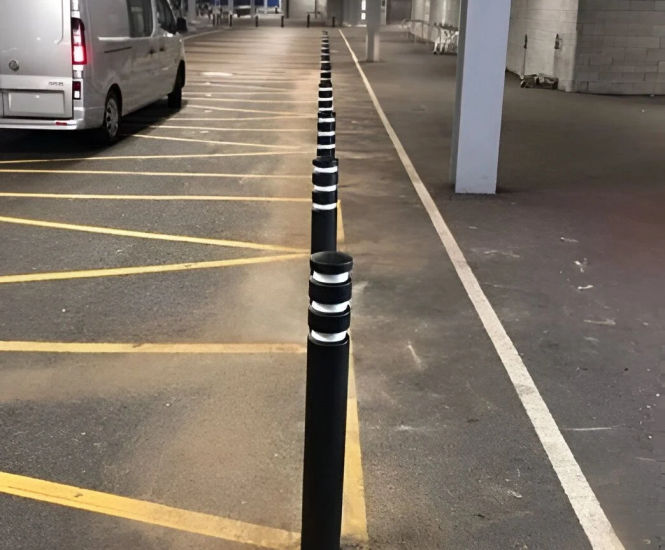 Recycled plastic bollards with steel core