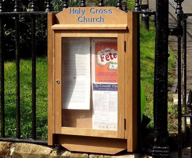 Single Door Legacy Noticeboard - hardwood lockable notice board