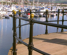 Type 252F Cast iron post and rail system with decorative finials
