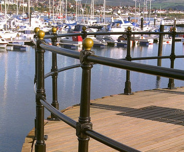 Type 252F Cast iron post and rail system with decorative finials