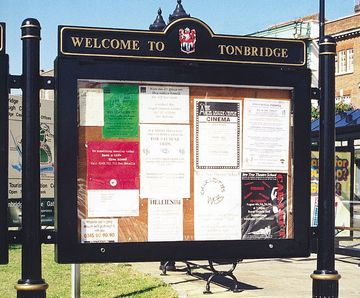 Type 751 Cast iron noticeboard with customisable header and tapping rail