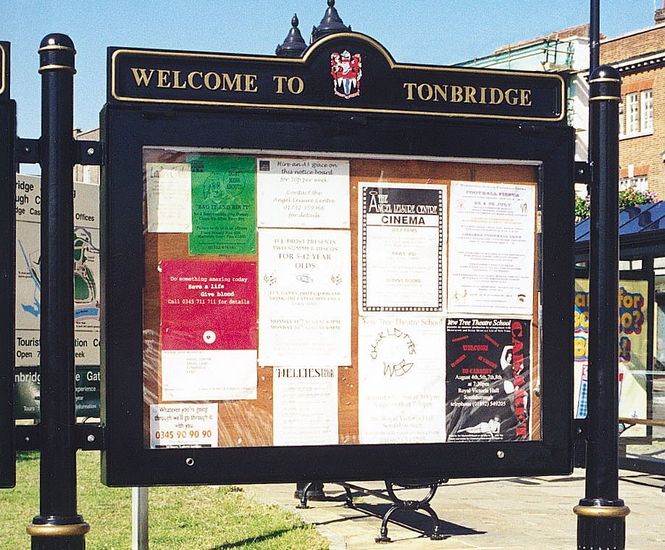 Type 751 Cast iron noticeboard with customisable header and tapping rail
