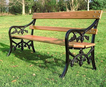 Type 571 heritage cast iron bench with timber slats
