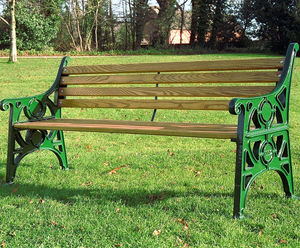 Type 511 Eastgate - heritage cast iron bench with timber slats