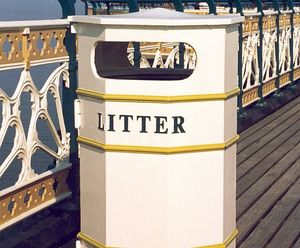 Type 422 octagonal cast iron bin - traditional litter bin