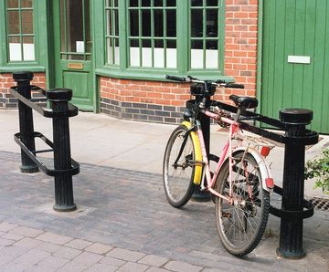 Type 181 Cast iron bollard cycle stand