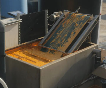 Greasebuster® - skimmer for fats, oils and grease in industrial wastewater